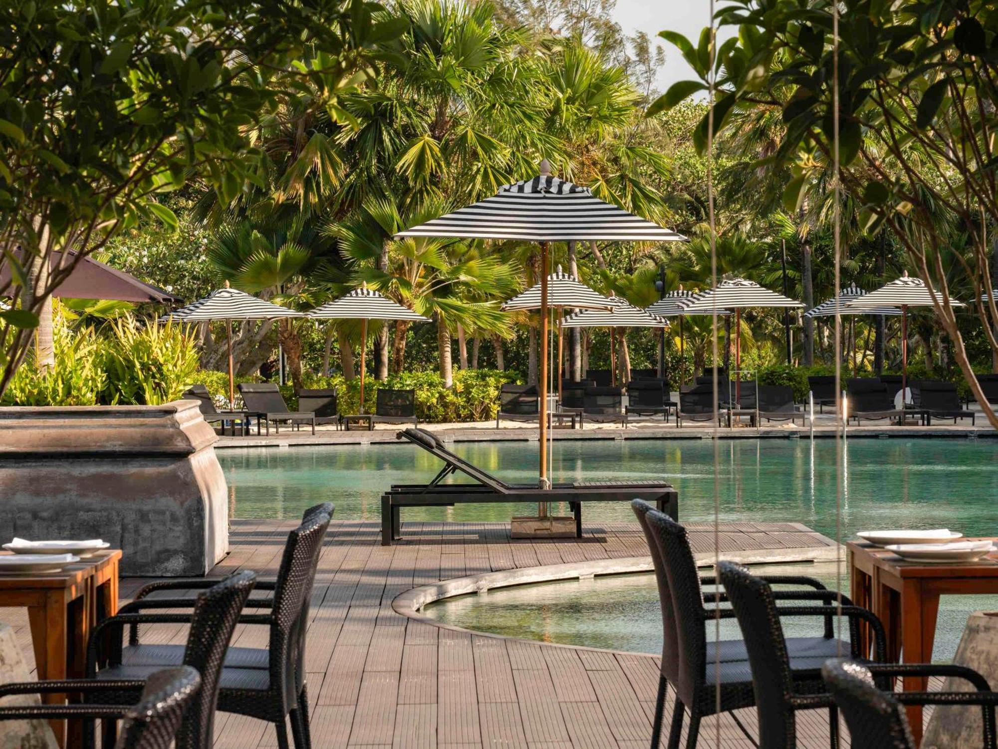 Pullman Phuket Karon Beach Resort Exterior foto