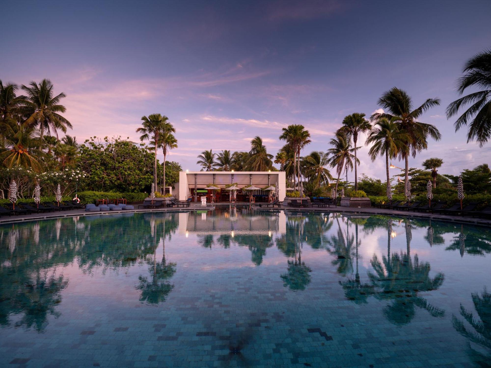 Pullman Phuket Karon Beach Resort Exterior foto